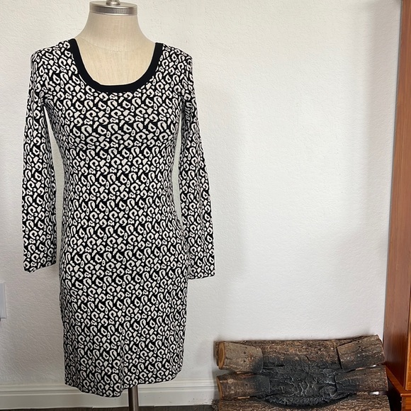 Banana Republic Dresses & Skirts - BANANA REPUBLIC Stretch Knit Sweater Dress size S